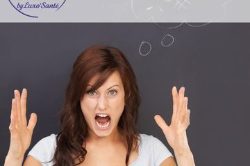 femme énervée qui crie