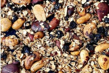 Granola maison aux flocons d'avoine, amandes et graines