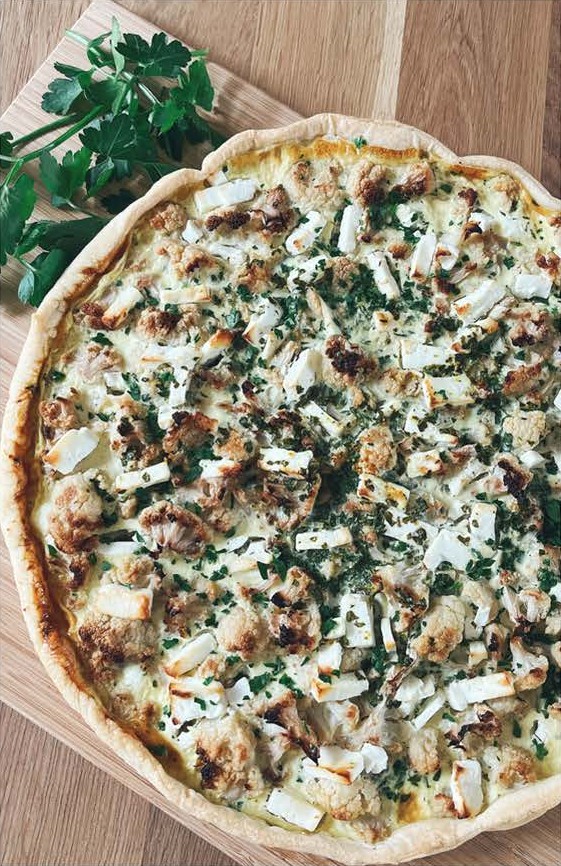Quiche chou-fleur, feta et curry