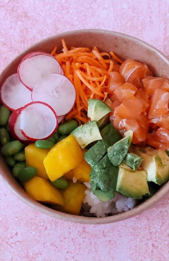 Bowl d’été saumon, mangue et avocat