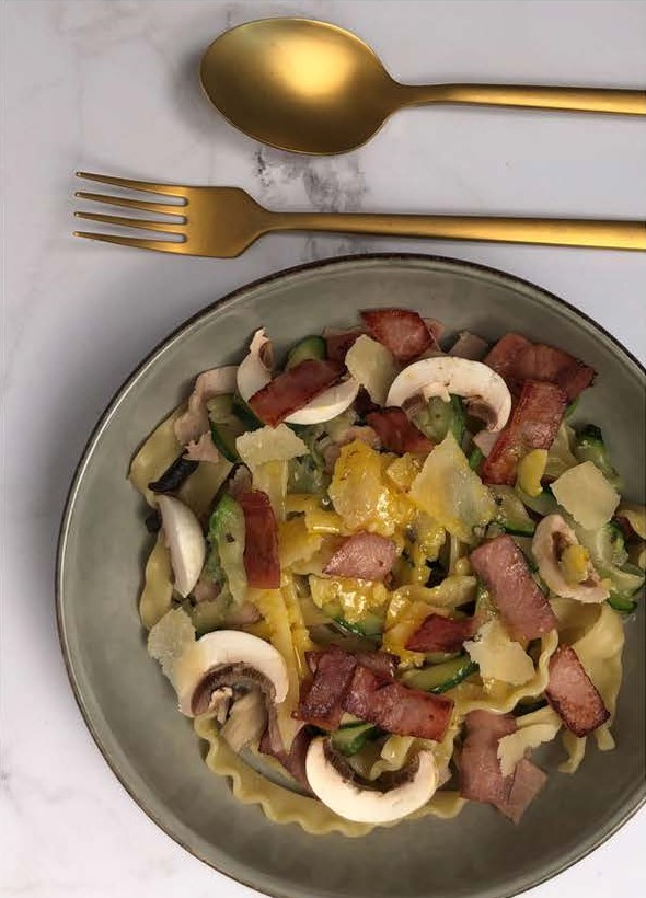 Carbonara de courgettes aux spaghettis complets