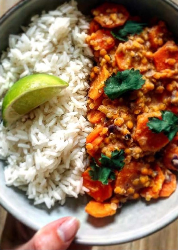 Dahl de lentilles corail aux carottes