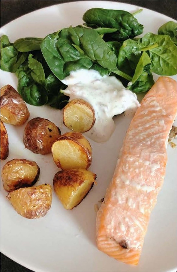 Saumon, pommes de terre grenaille et sauce à l’aneth