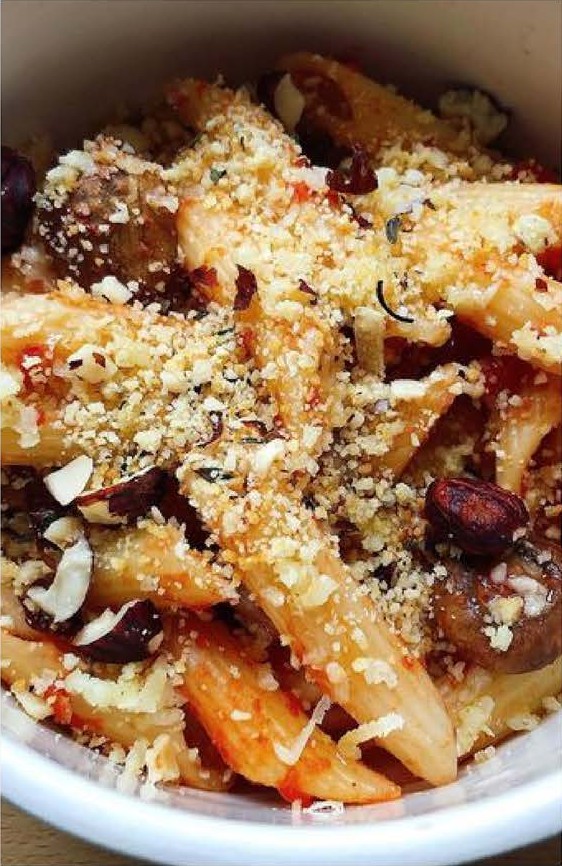 Penne aux champignons et chapelure croustillante