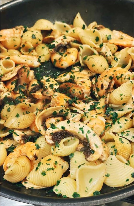 Pâtes aux crevettes et champignons