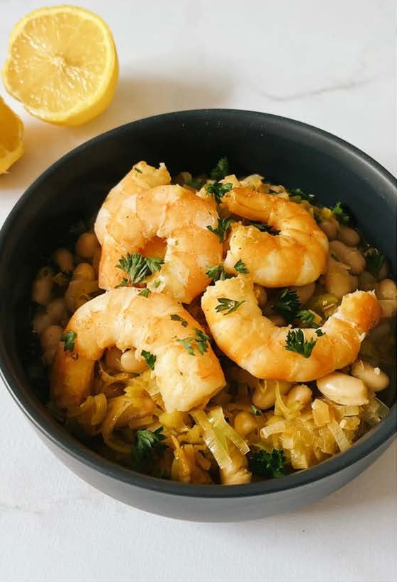 Crevettes au paprika fumé, poireaux et haricots blancs